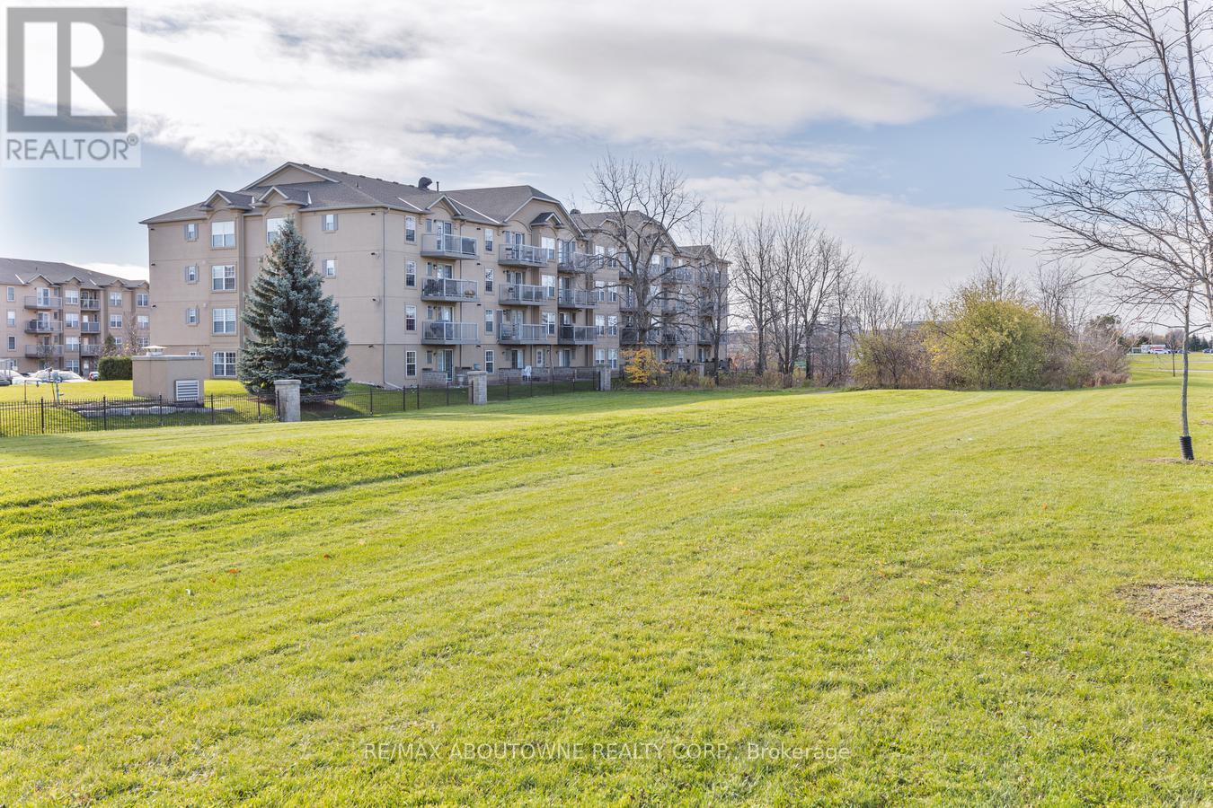 Photo 1 of 314 1490 Bishops Gate, Oakville ON