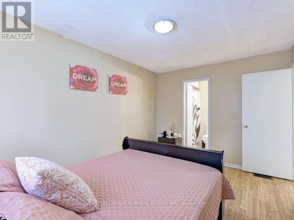Photo 22 of 110 Foster Crescent, Brampton ON