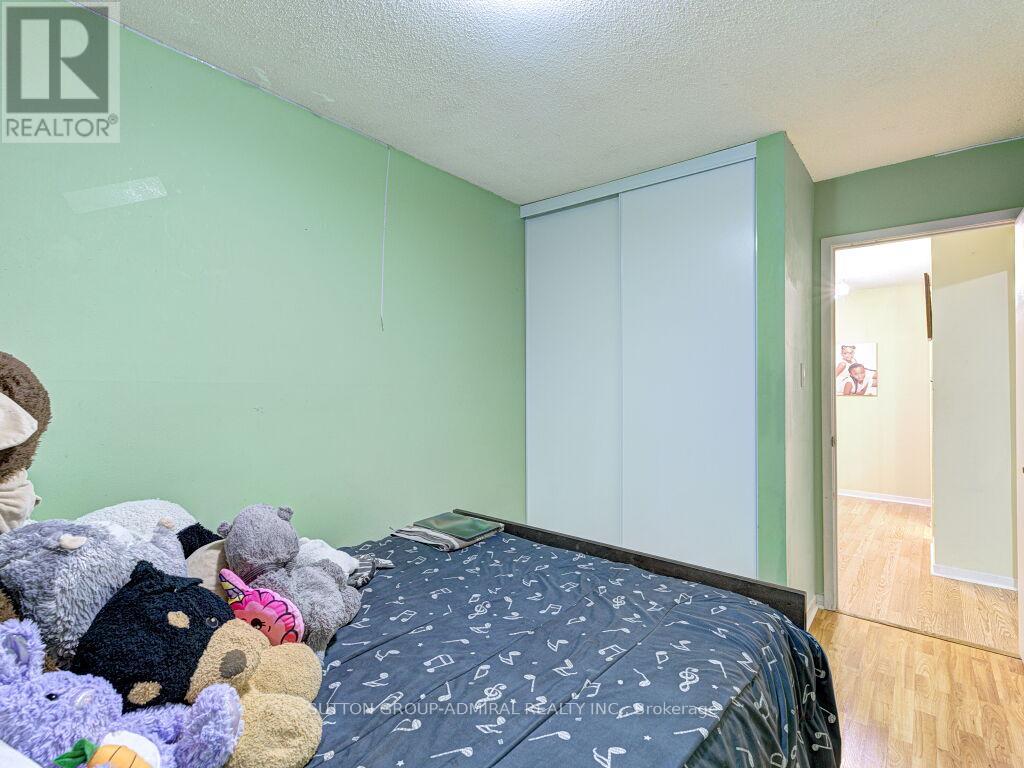 Photo 28 of 110 Foster Crescent, Brampton ON