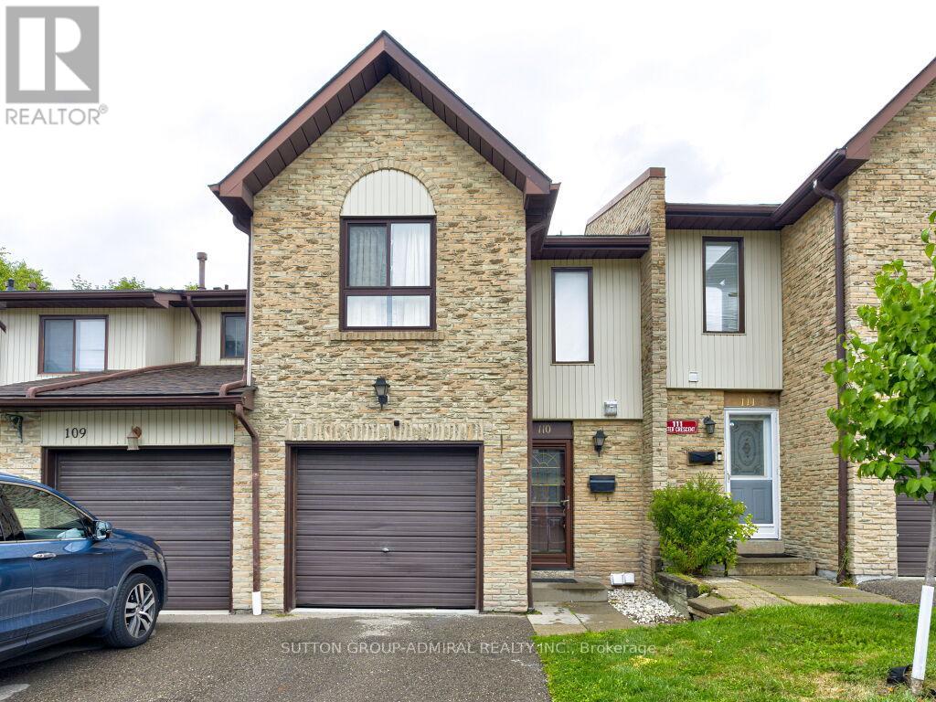 Photo 6 of 110 Foster Crescent, Brampton ON