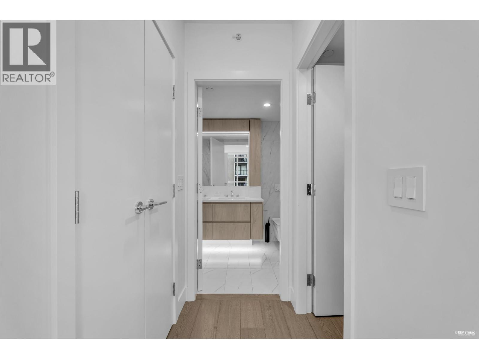 Photo 14 of 308 177 W 3rd Street, North Vancouver BC