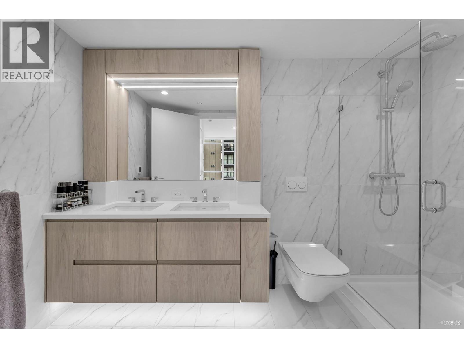 Photo 15 of 308 177 W 3rd Street, North Vancouver BC
