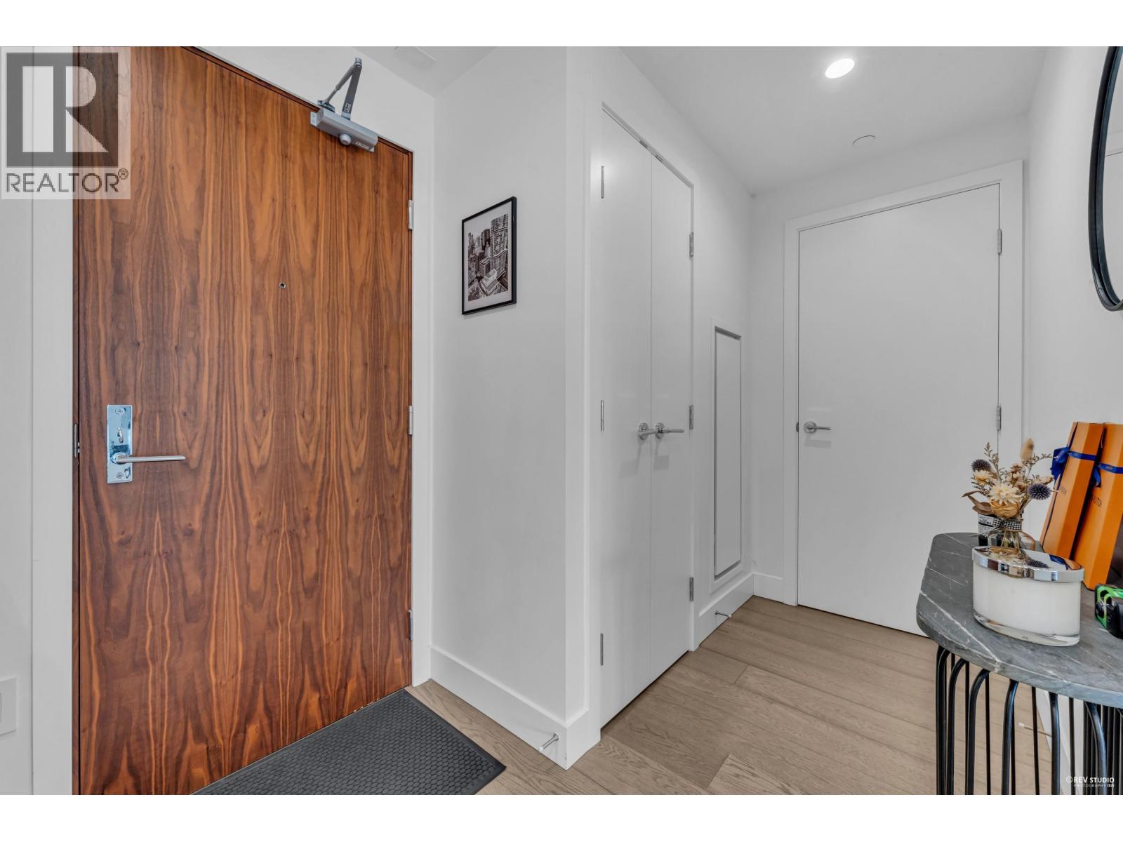 Photo 3 of 308 177 W 3rd Street, North Vancouver BC