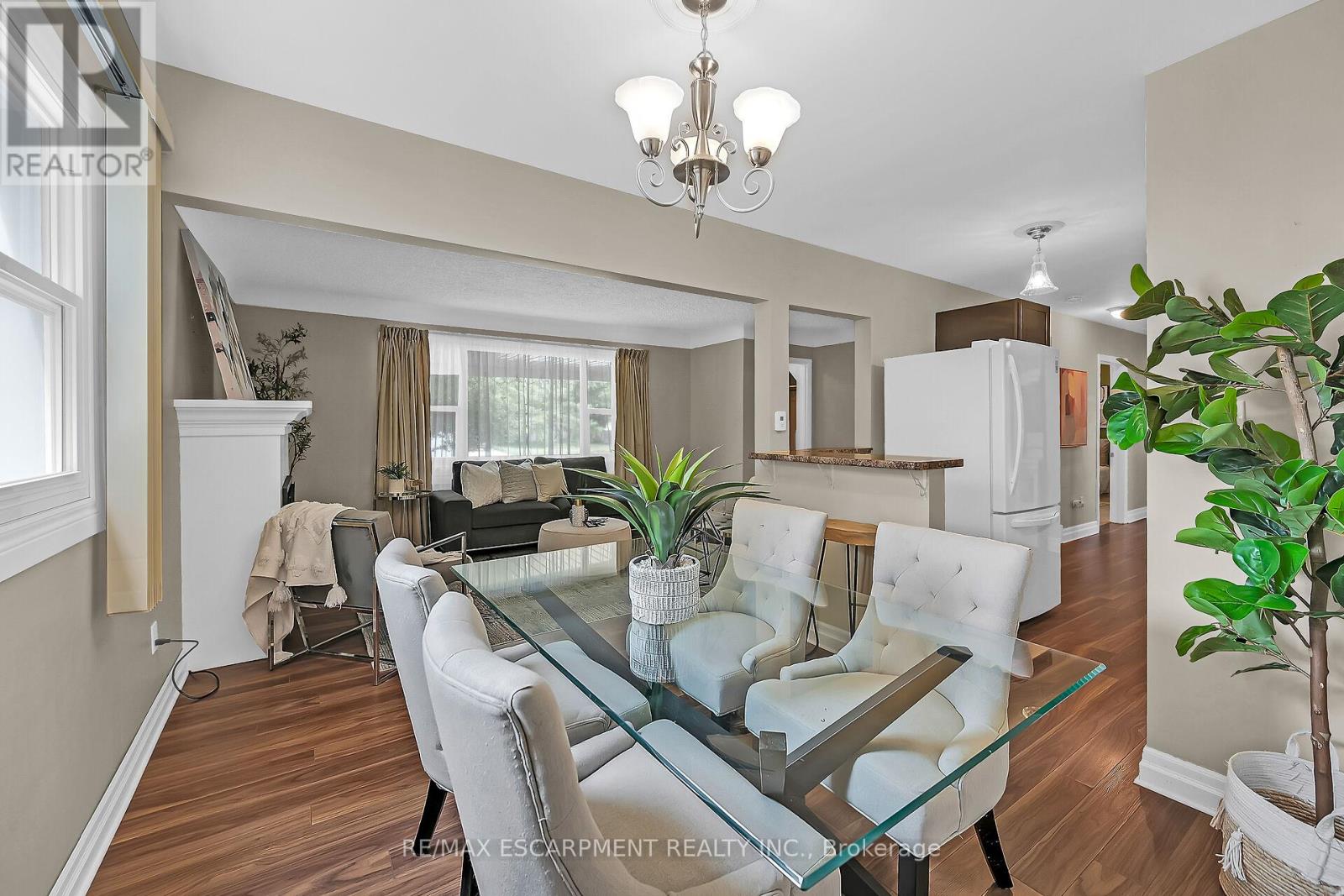 Photo 13 of 160 Elizabeth Crescent, Haldimand ON