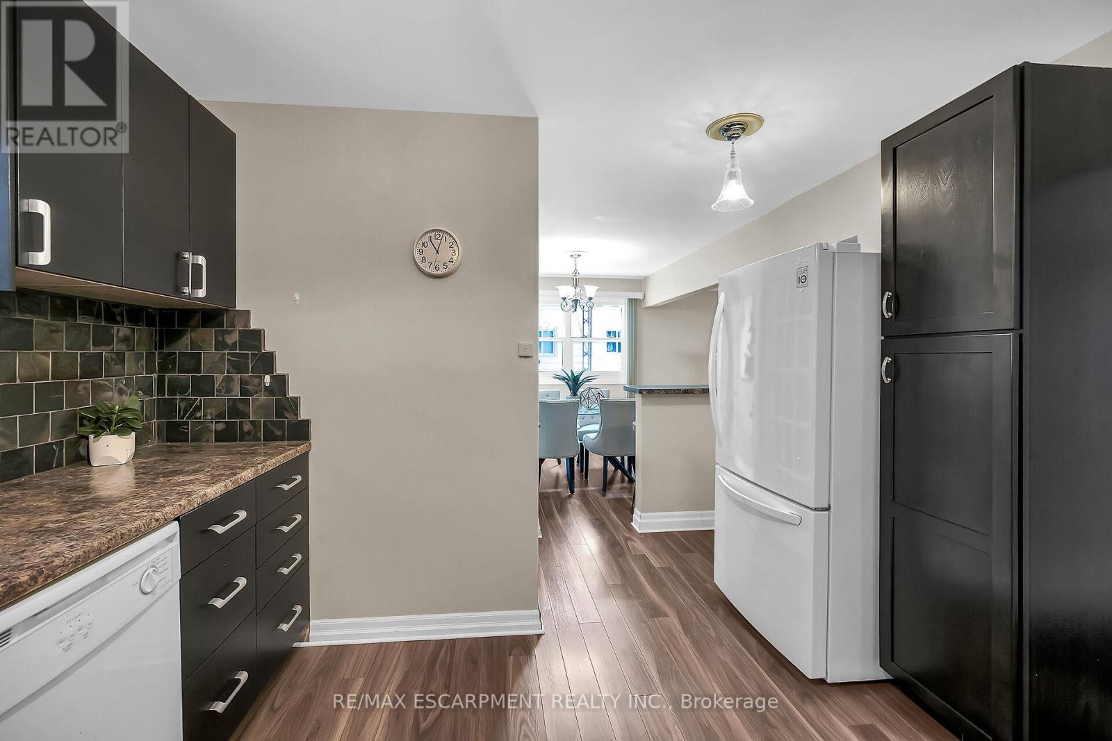 Photo 18 of 160 Elizabeth Crescent, Haldimand ON