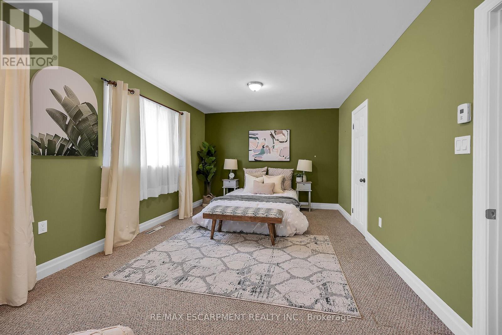 Photo 21 of 160 Elizabeth Crescent, Haldimand ON