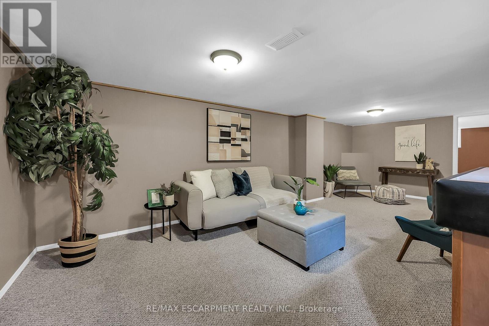 Photo 33 of 160 Elizabeth Crescent, Haldimand ON