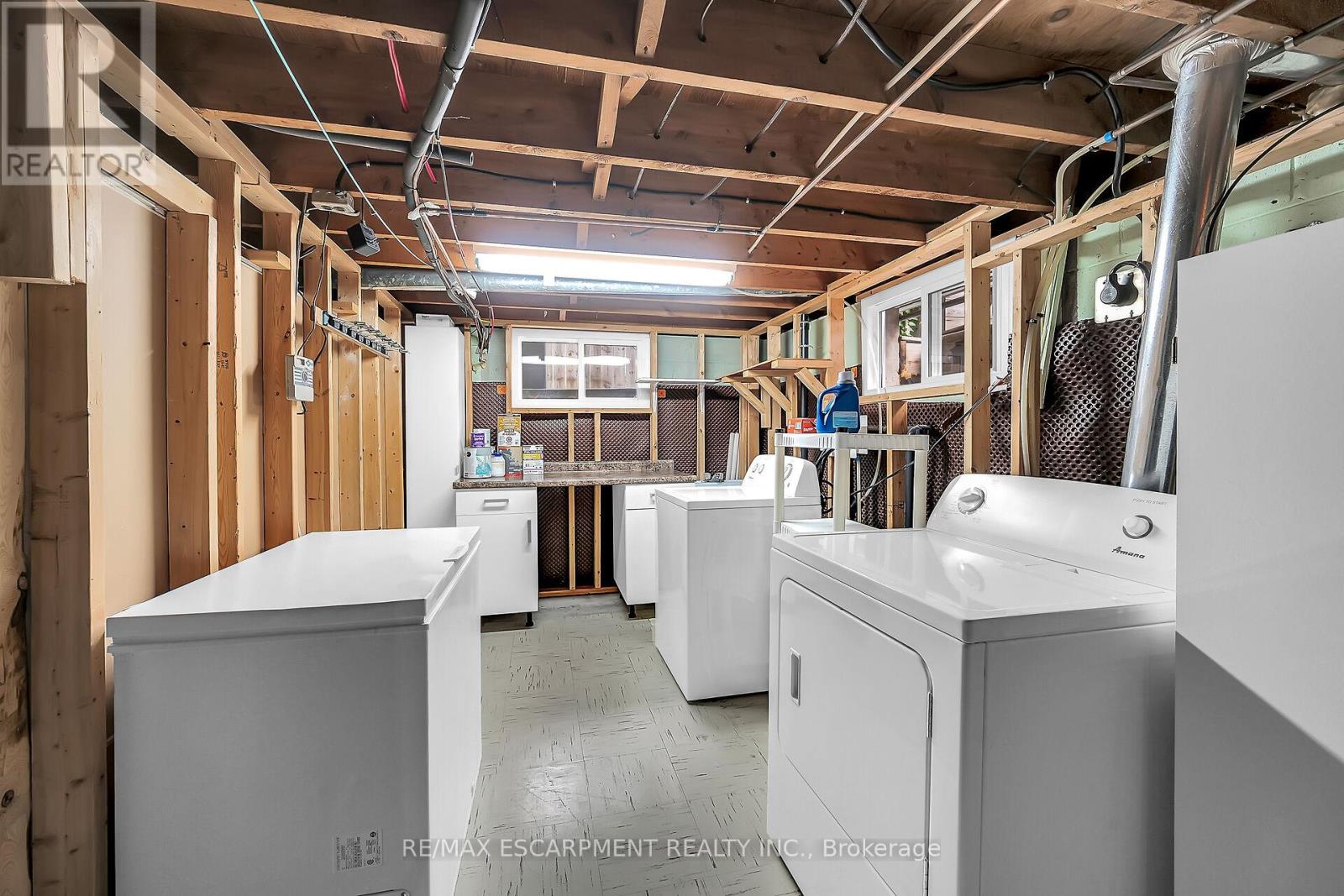 Photo 41 of 160 Elizabeth Crescent, Haldimand ON