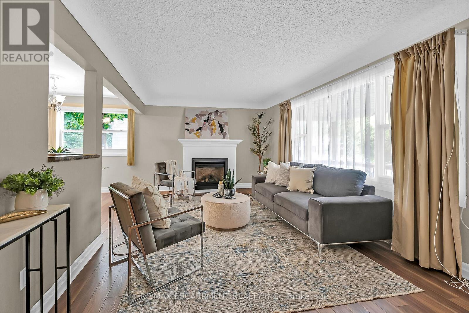 Photo 9 of 160 Elizabeth Crescent, Haldimand ON