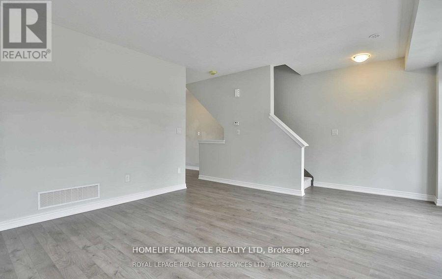 Photo 10 of 3 Canoe Lane, Hamilton ON