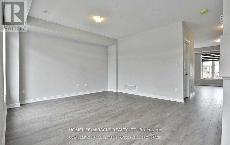Photo 11 of 3 Canoe Lane, Hamilton ON