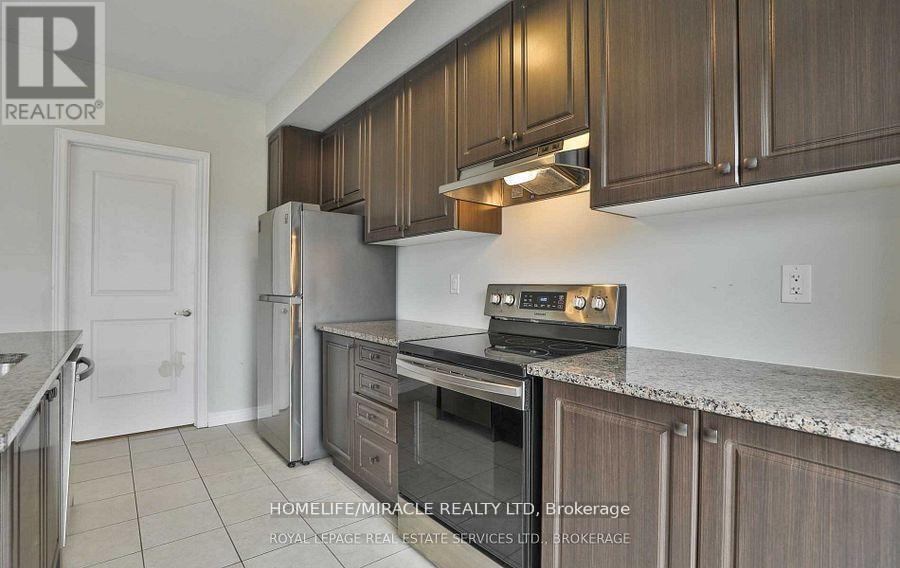 Photo 16 of 3 Canoe Lane, Hamilton ON