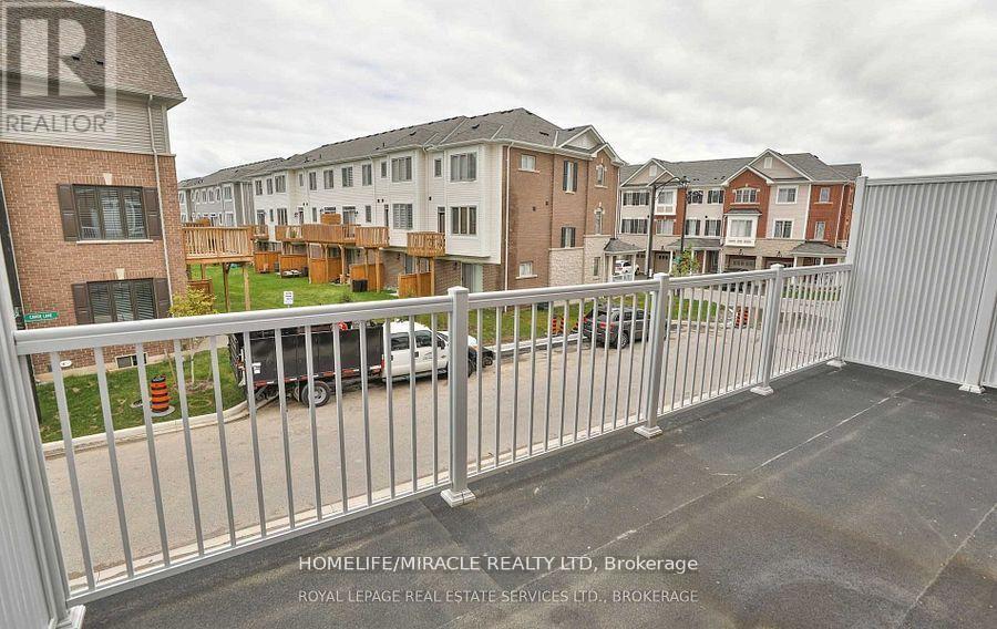 Photo 18 of 3 Canoe Lane, Hamilton ON
