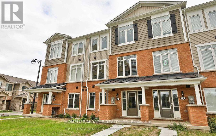 Photo 2 of 3 Canoe Lane, Hamilton ON
