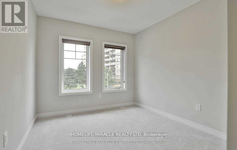 Photo 25 of 3 Canoe Lane, Hamilton ON