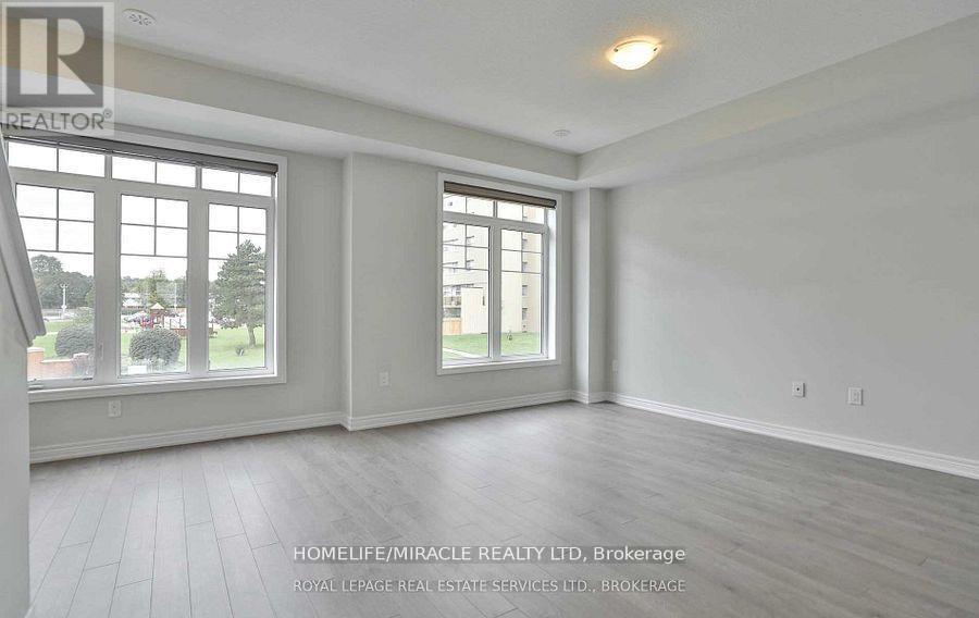 Photo 9 of 3 Canoe Lane, Hamilton ON