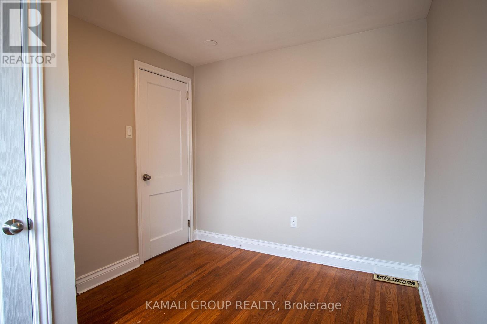 Photo 17 of Upper 15 Sherbourne Street, St Catharines ON