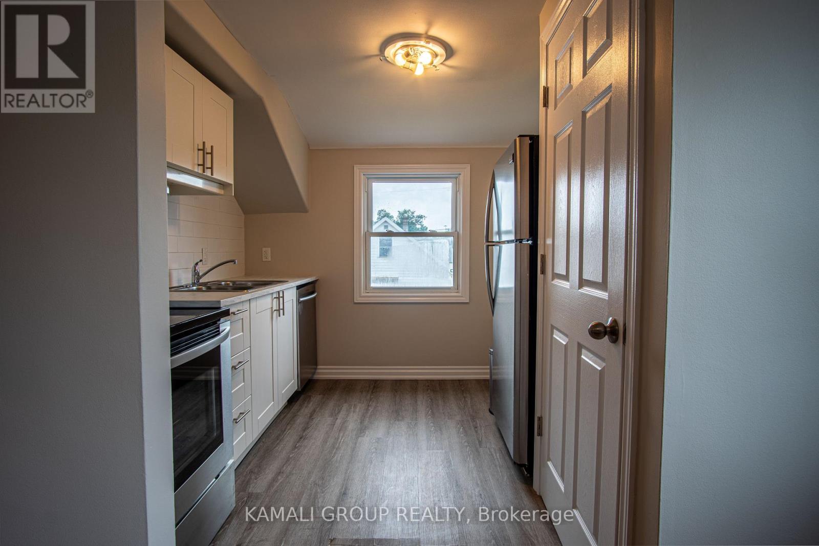 Photo 2 of Upper 15 Sherbourne Street, St Catharines ON