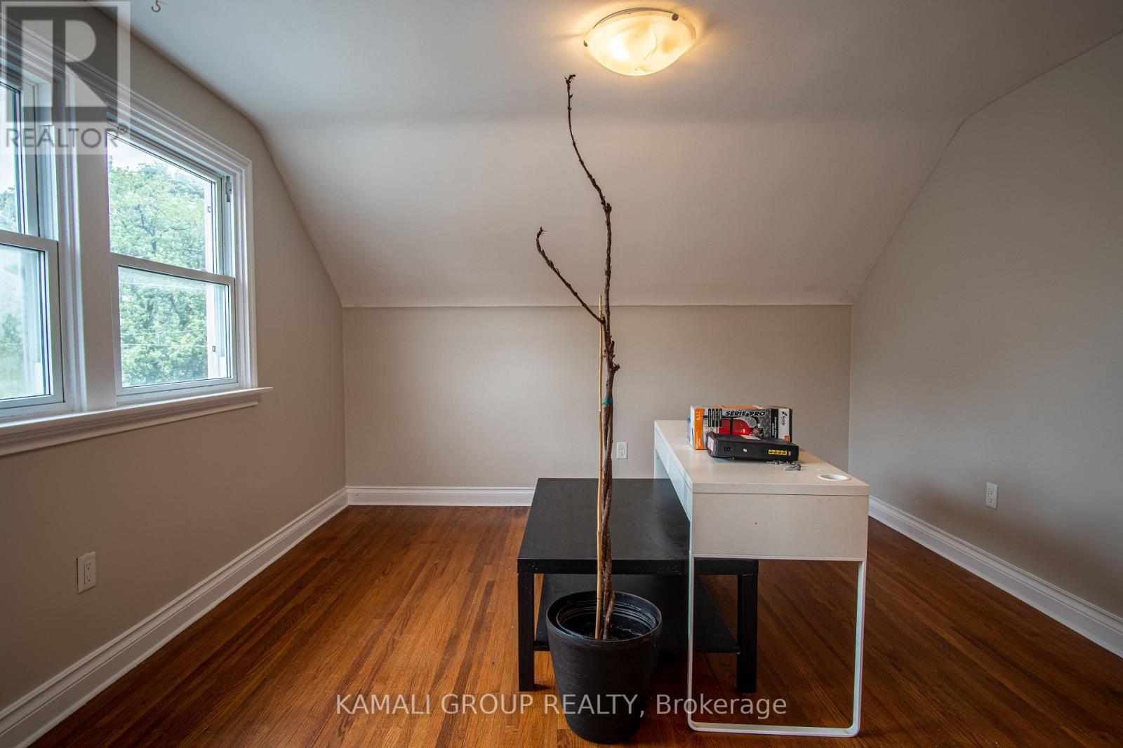 Photo 6 of Upper 15 Sherbourne Street, St Catharines ON