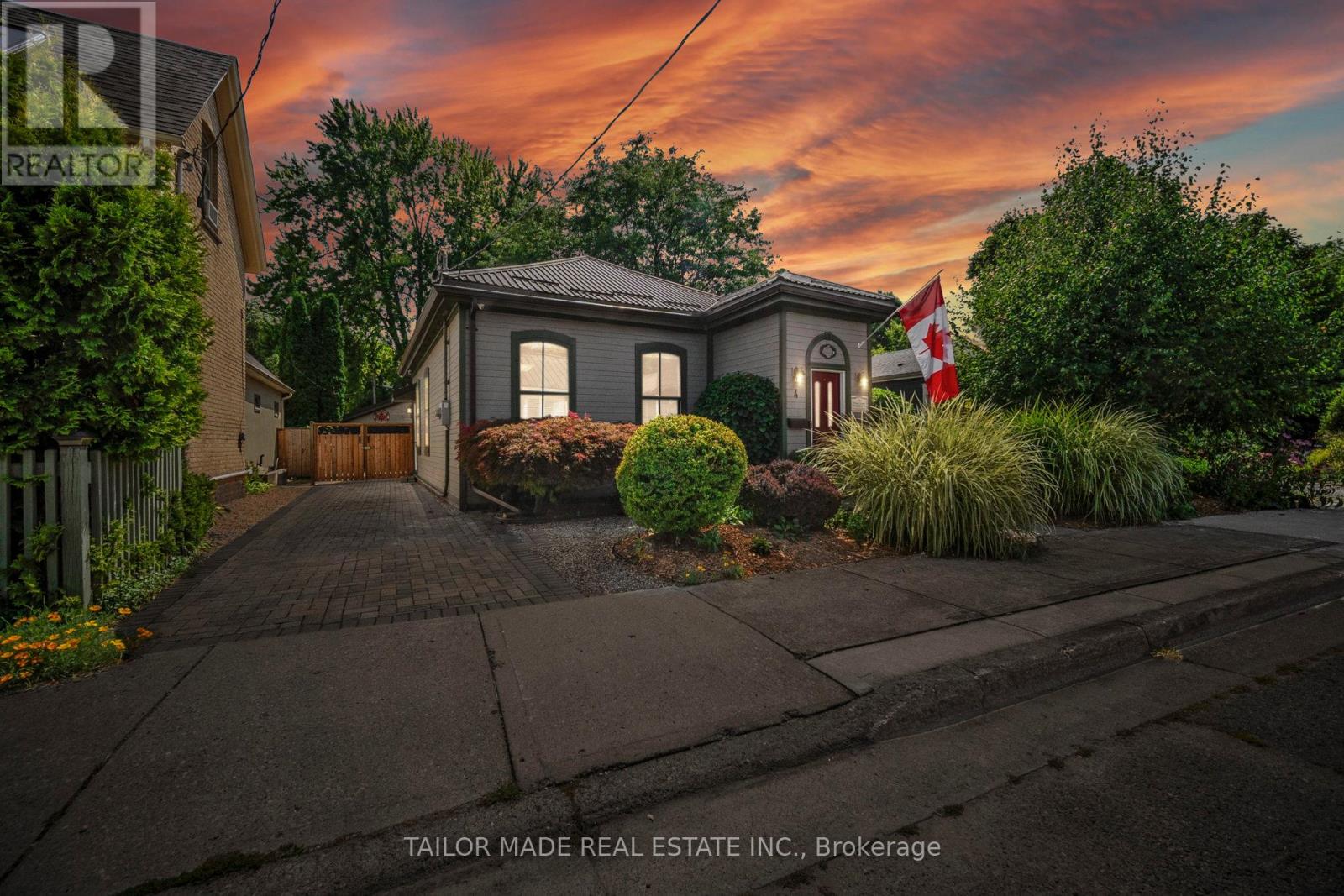 Photo 1 of 4 Leslie Street, London North ON