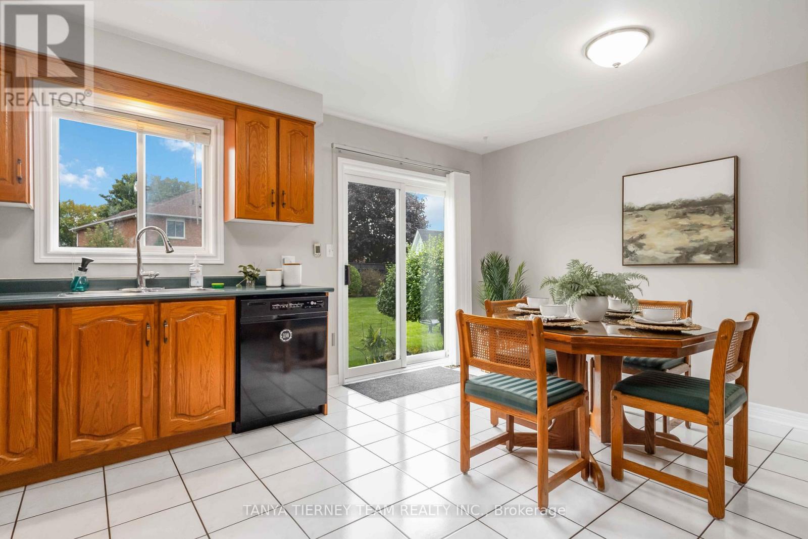 Photo 15 of 750 Duncan Court, Cobourg ON