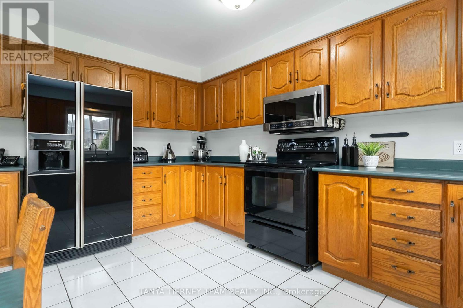 Photo 17 of 750 Duncan Court, Cobourg ON