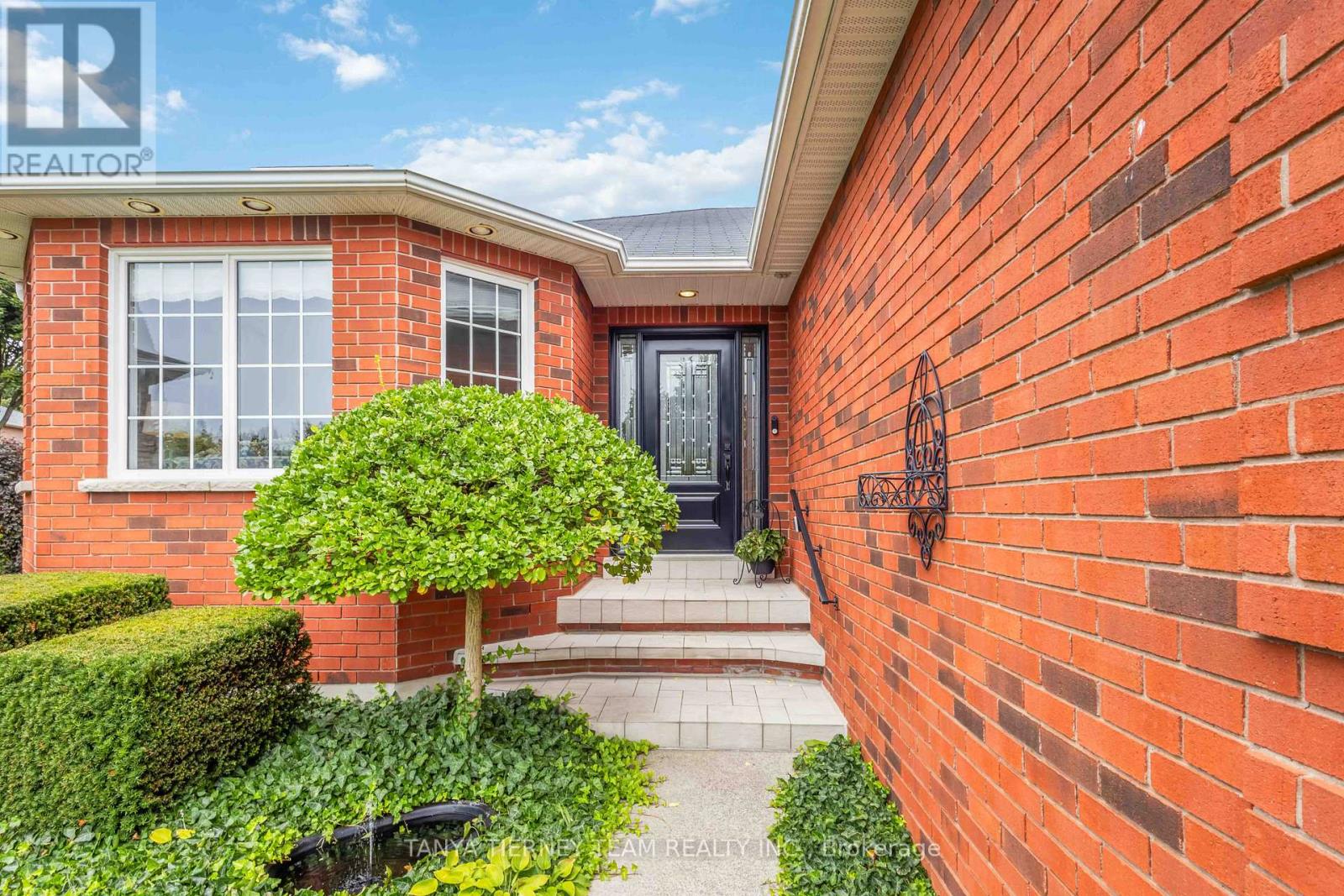 Photo 5 of 750 Duncan Court, Cobourg ON