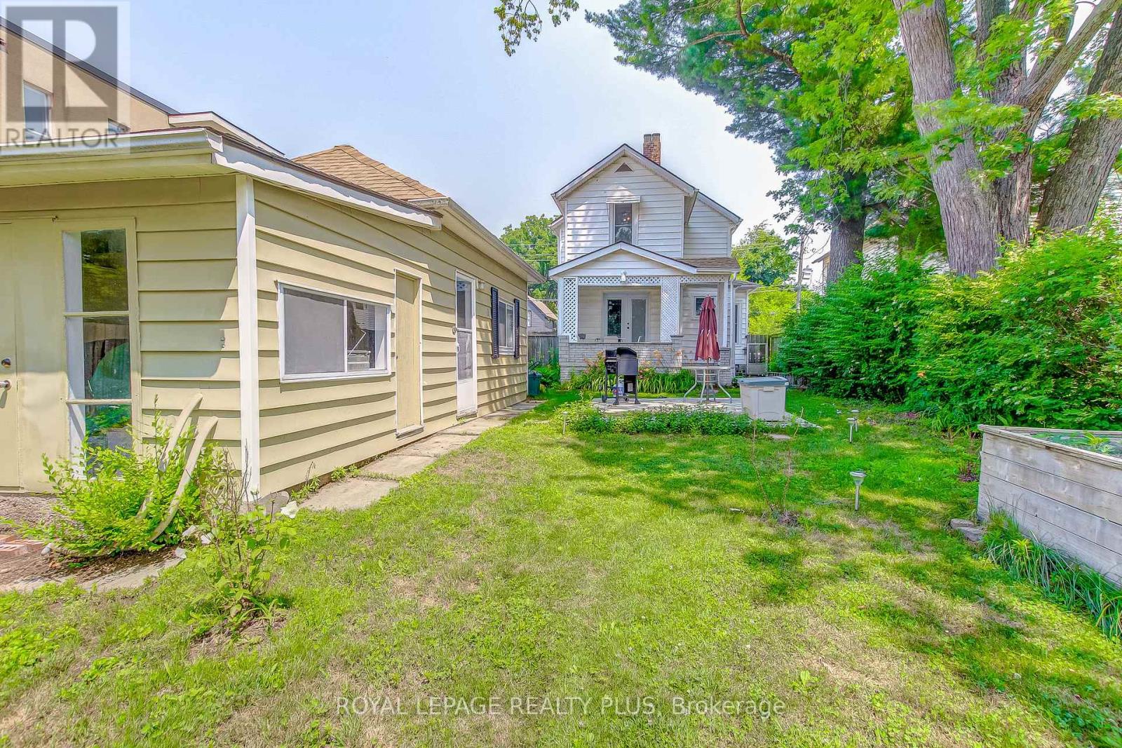 Photo 19 of 6062 Barker Street, Niagara Falls ON