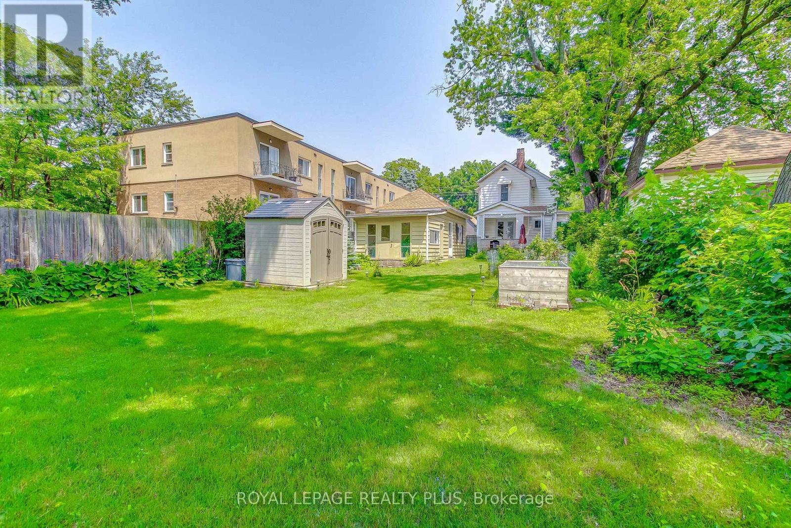 Photo 21 of 6062 Barker Street, Niagara Falls ON