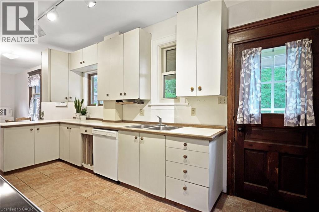 Photo 23 of 36 Wentworth Avenue, Cambridge ON