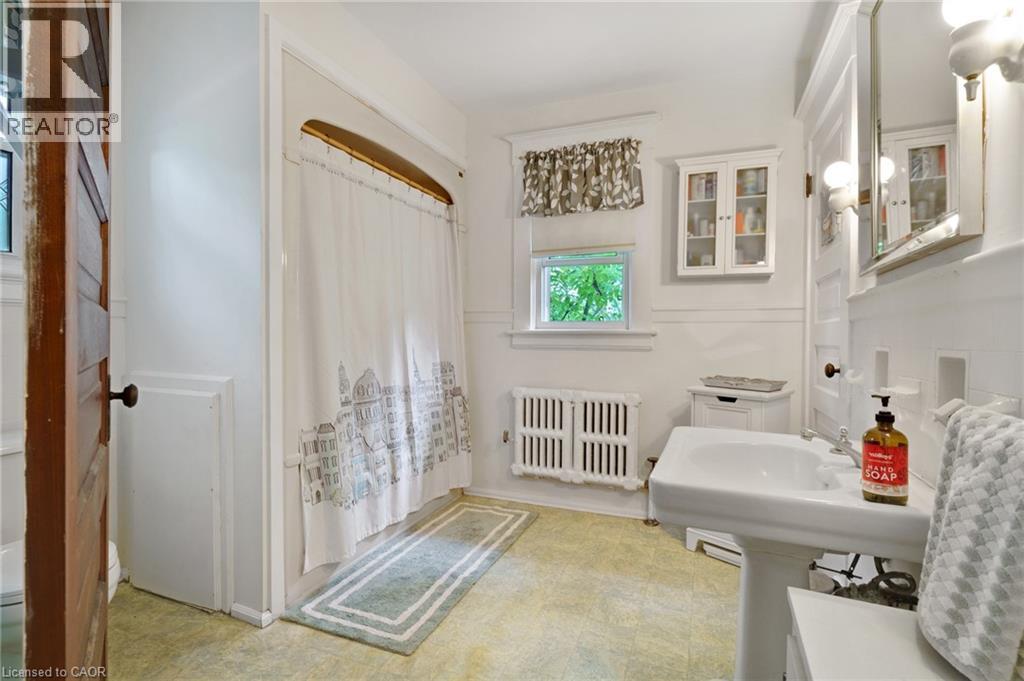 Photo 37 of 36 Wentworth Avenue, Cambridge ON