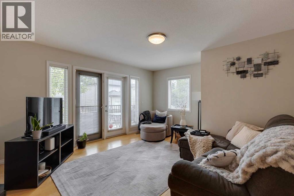 Photo 8 of 46 Simcoe Place Sw, Calgary AB