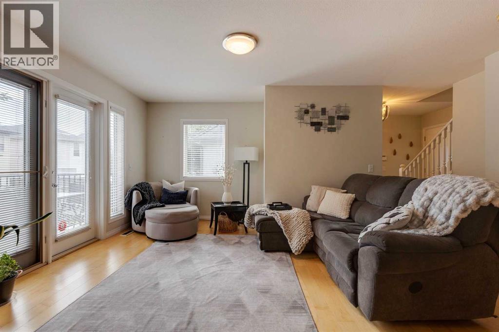 Photo 5 of 46 Simcoe Place Sw, Calgary AB