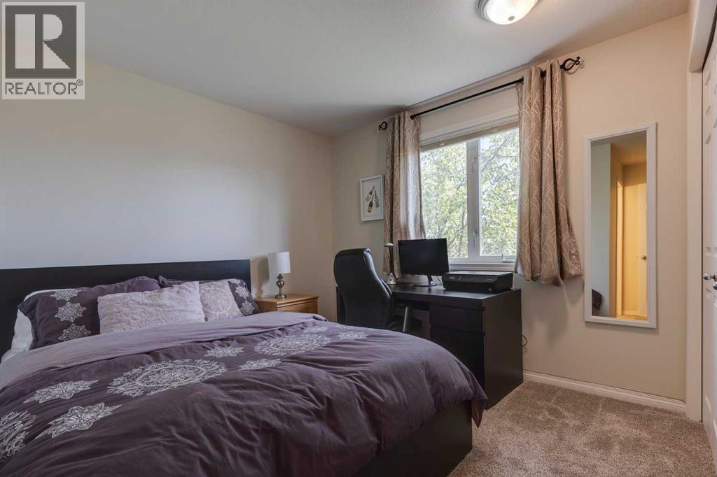 Photo 24 of 46 Simcoe Place Sw, Calgary AB