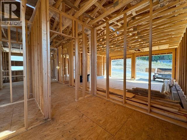 Photo 18 of 891 25 Avenue Sw, Salmon Arm BC