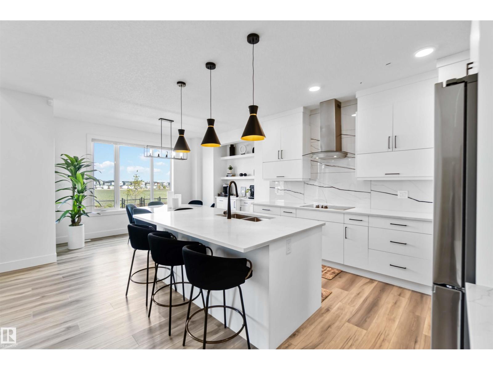 Photo 17 of 21024 128 Av Nw, Edmonton AB