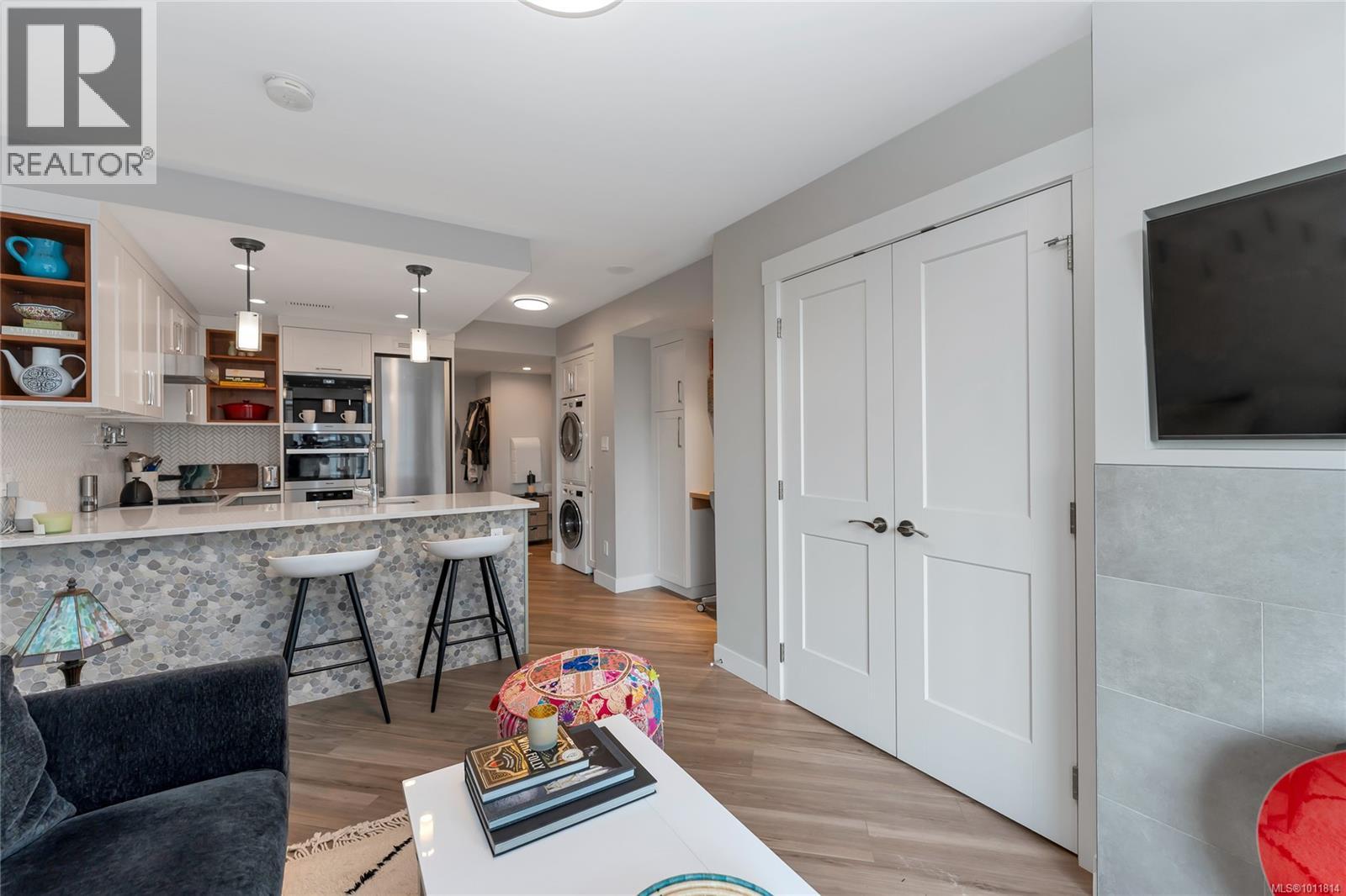 Photo 6 of 803 930 Yates St, Victoria BC