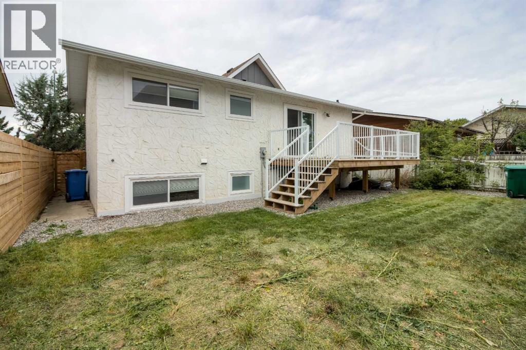 Photo 29 of 23 Trent Road W, Lethbridge AB