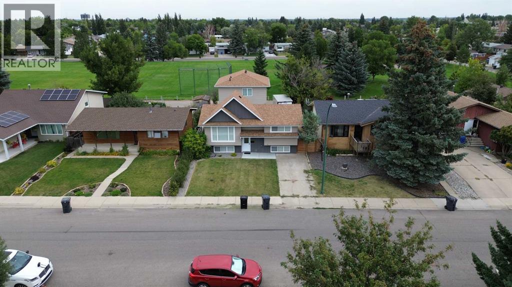 Photo 32 of 23 Trent Road W, Lethbridge AB