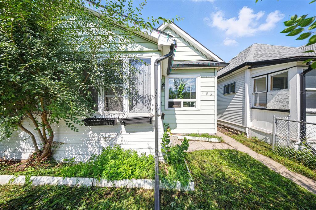 Photo 2 of 193 Mighton Avenue, Winnipeg MB
