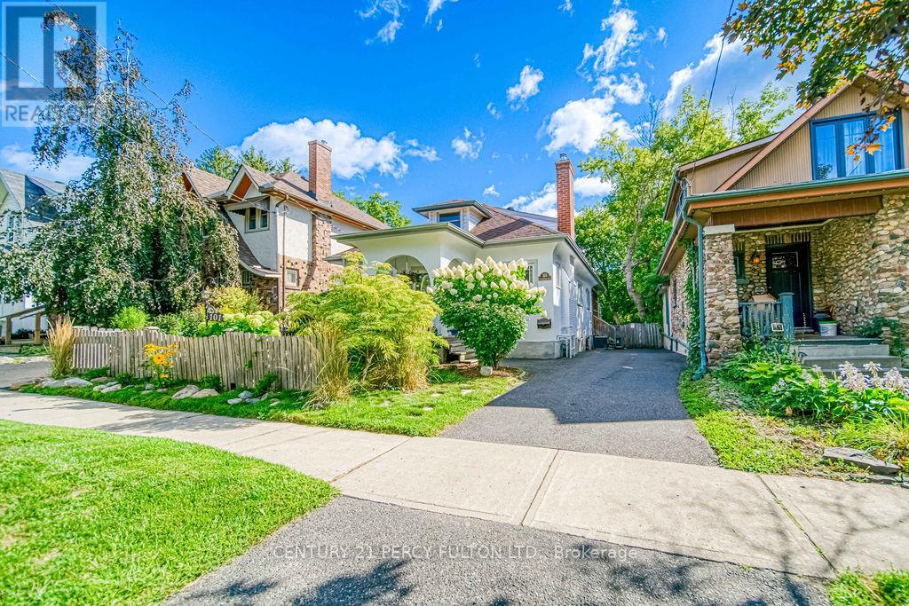 Photo 1 of 101 Roxborough Avenue, Oshawa ON