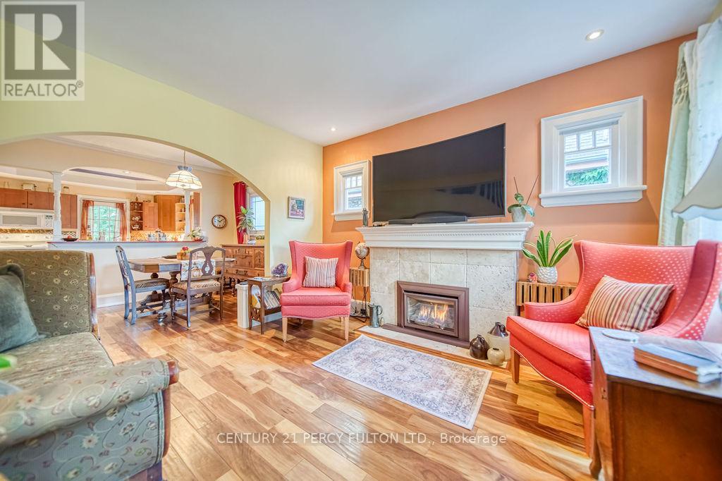 Photo 12 of 101 Roxborough Avenue, Oshawa ON