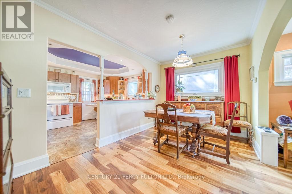 Photo 16 of 101 Roxborough Avenue, Oshawa ON