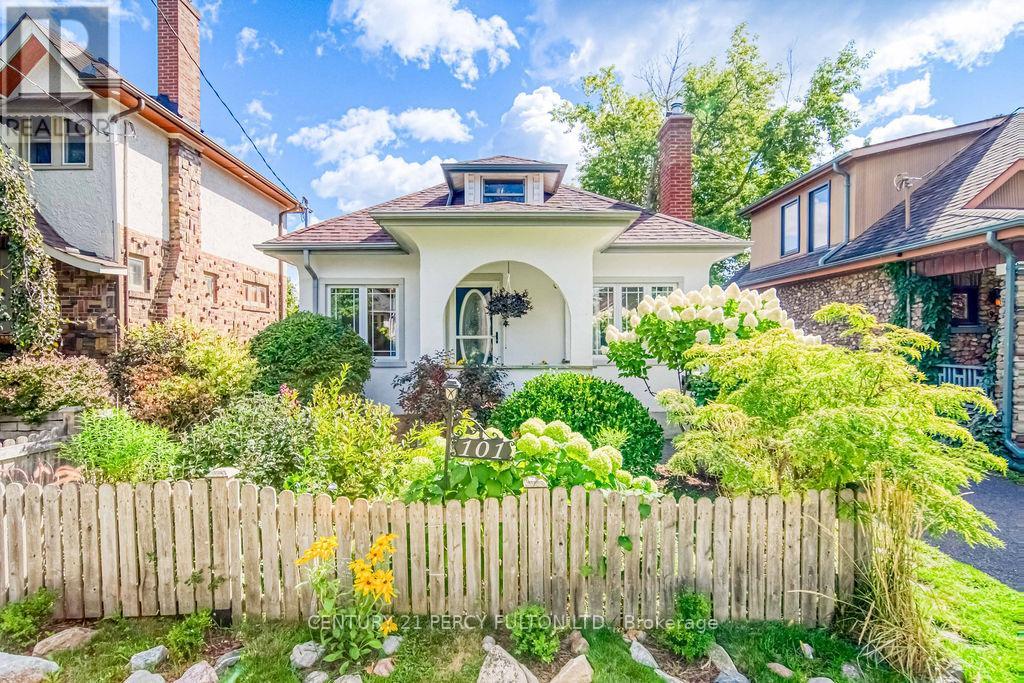 Photo 2 of 101 Roxborough Avenue, Oshawa ON