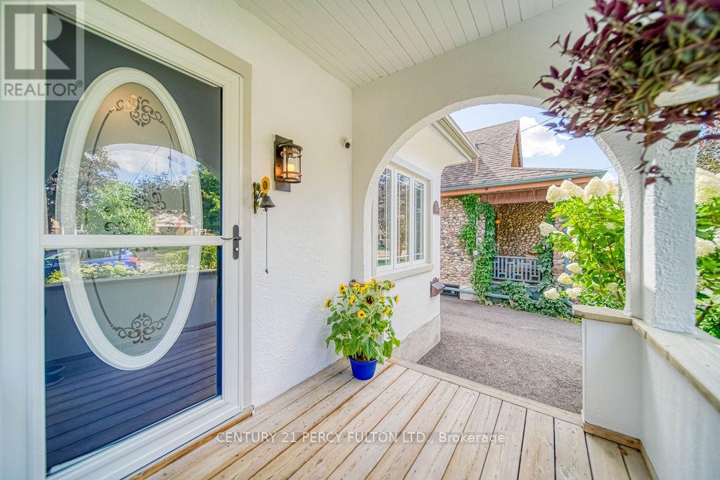 Photo 9 of 101 Roxborough Avenue, Oshawa ON