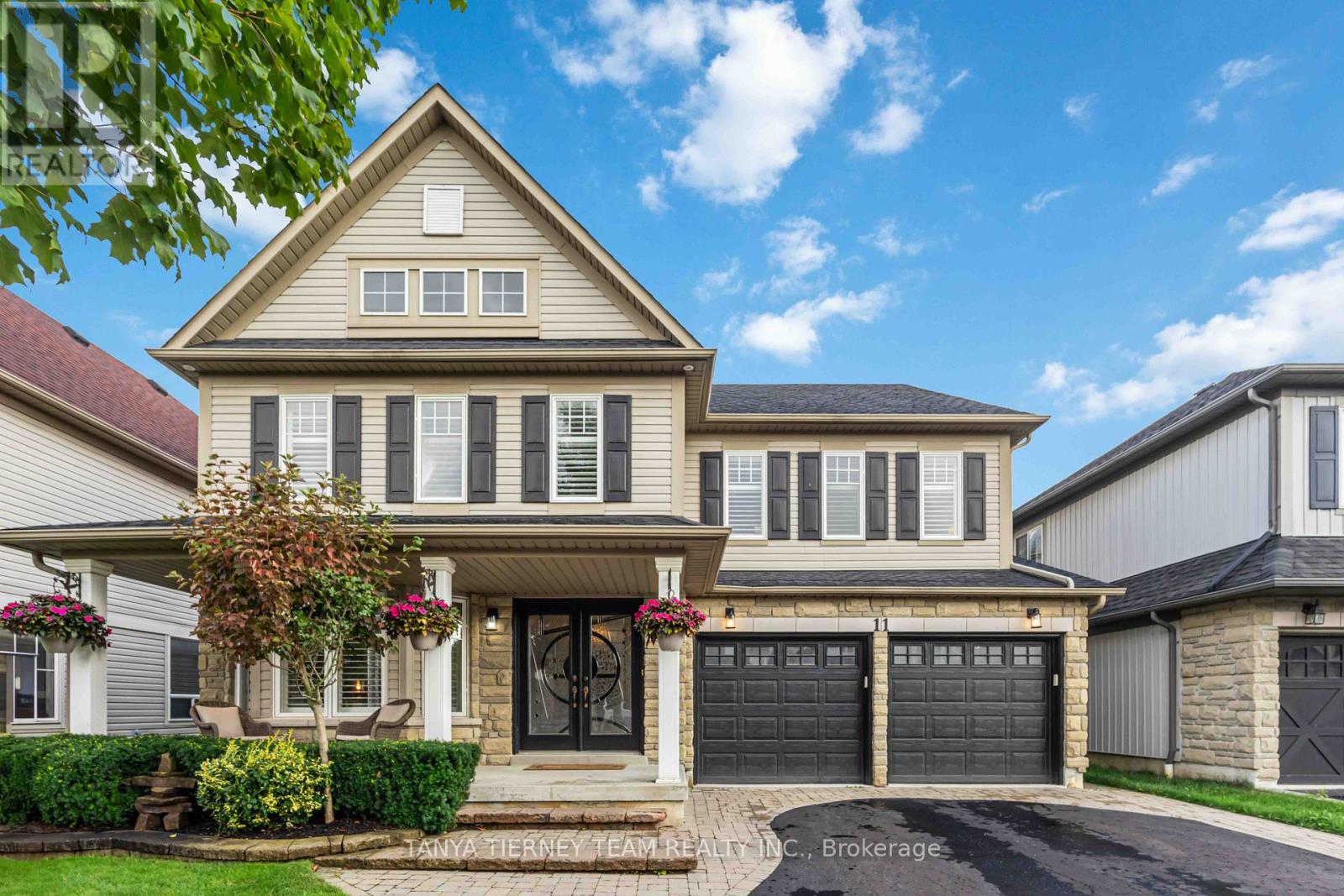 Photo 1 of 11 Claridge Crescent, Whitby ON