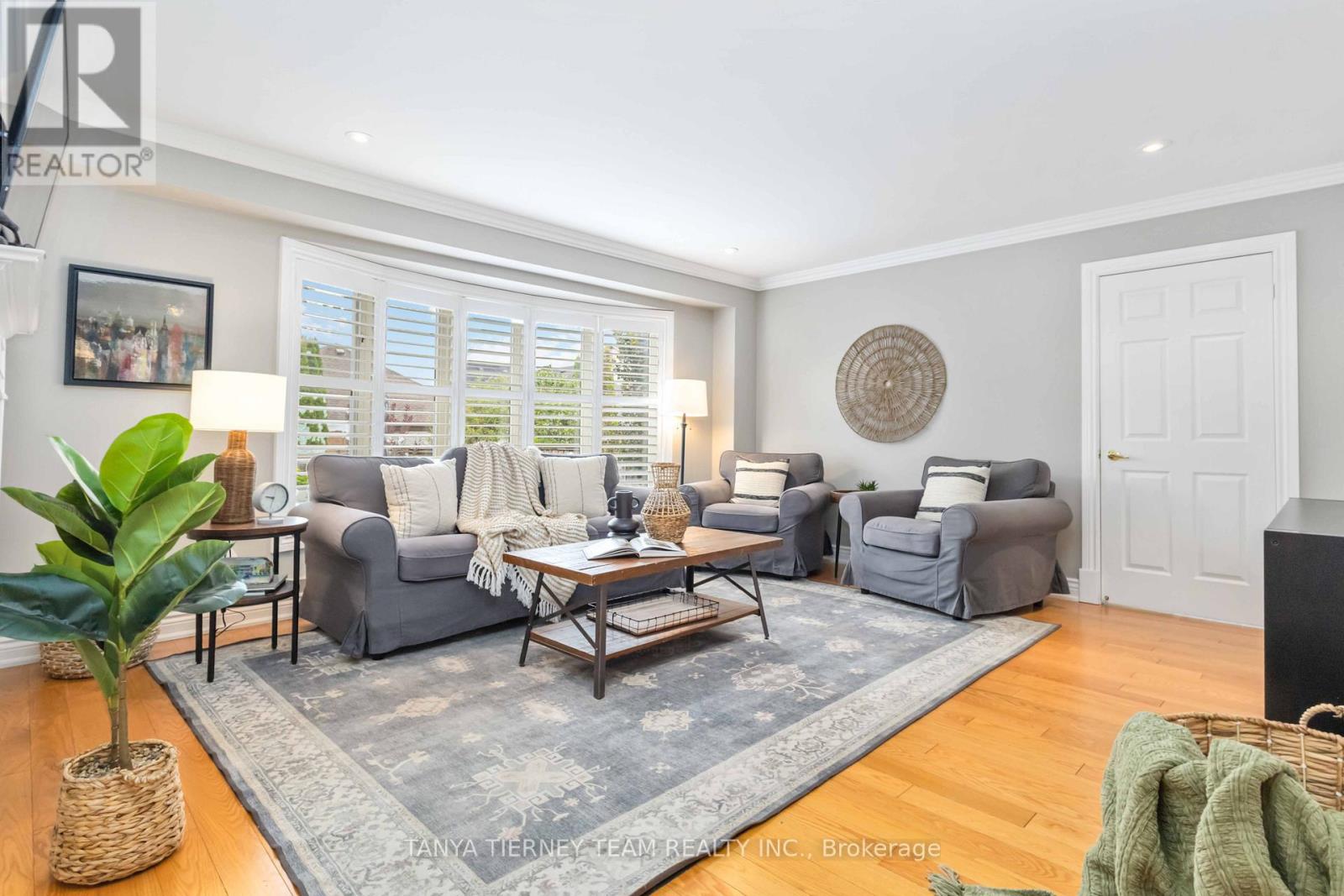 Photo 10 of 11 Claridge Crescent, Whitby ON