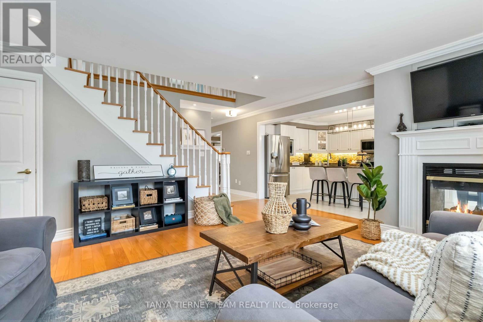 Photo 12 of 11 Claridge Crescent, Whitby ON