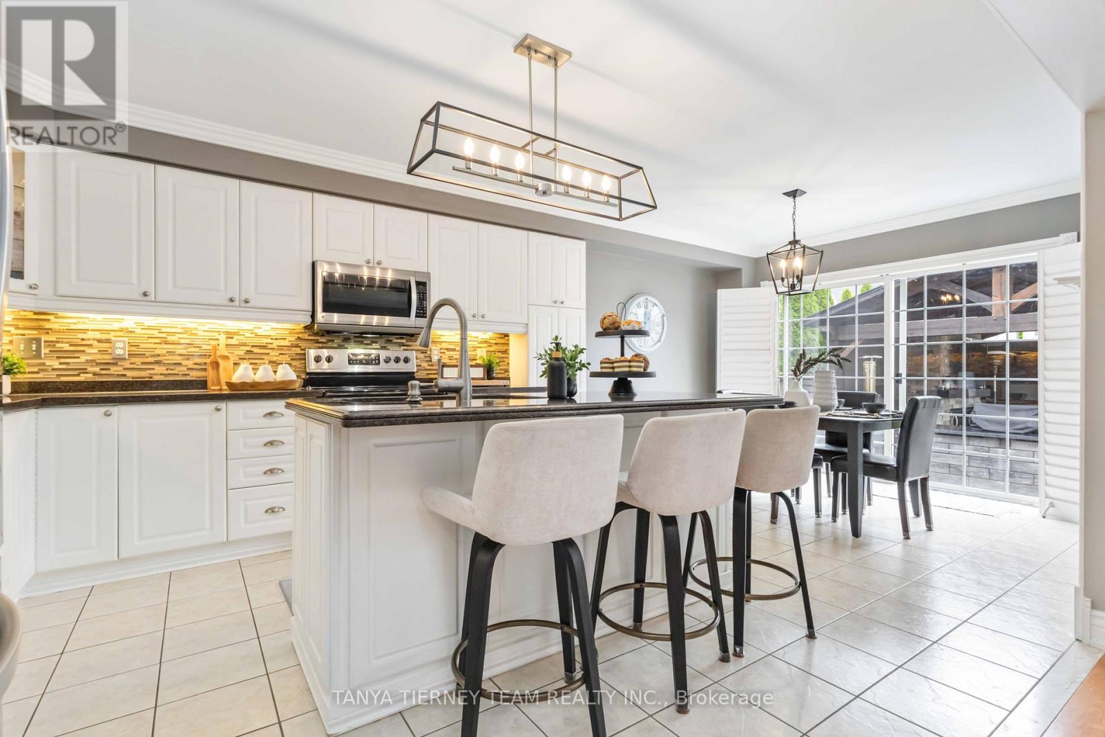 Photo 14 of 11 Claridge Crescent, Whitby ON