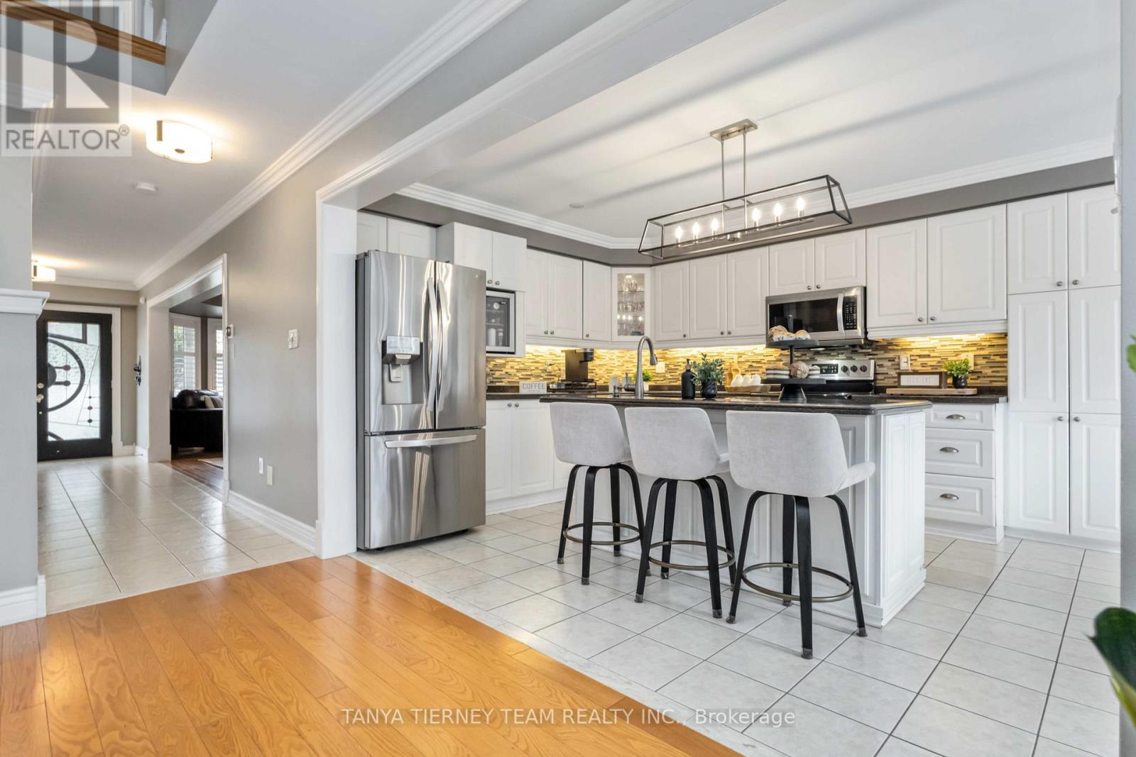 Photo 15 of 11 Claridge Crescent, Whitby ON